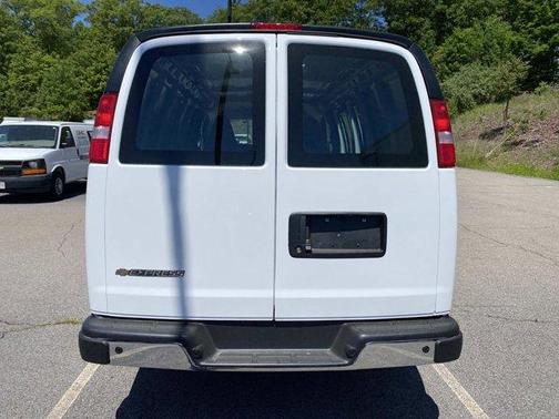Summit White 2026 Chevrolet Express 3500 Work Van