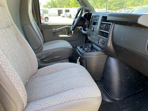 Summit White 2026 Chevrolet Express 3500 Work Van