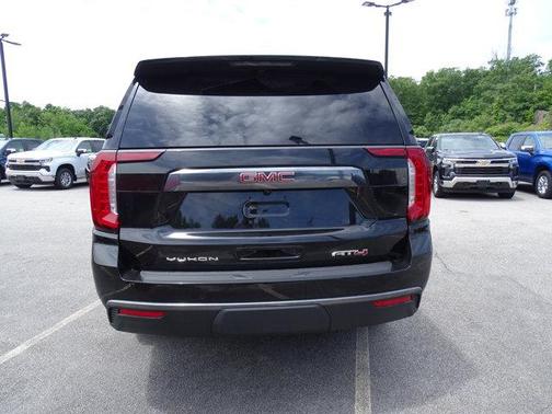 2023 GMC Yukon XL AT4