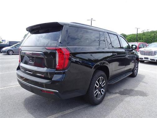 2023 GMC Yukon XL AT4