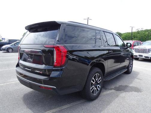 2023 GMC Yukon XL AT4