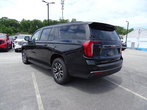 2023 GMC Yukon XL AT4