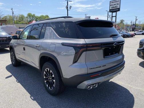 Sandstone Gray 2026 Chevrolet Traverse Z71