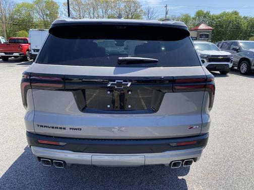 Sandstone Gray 2026 Chevrolet Traverse Z71