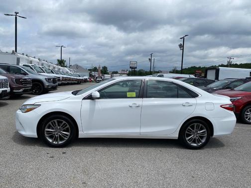 2017 Toyota Camry SE