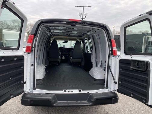 2025 GMC Savana 3500 Work Van