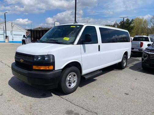 2022 Chevrolet Express 3500 LS