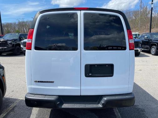 2022 Chevrolet Express 3500 LS