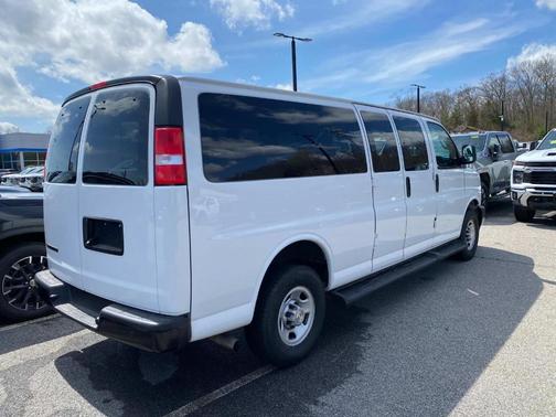 2022 Chevrolet Express 3500 LS