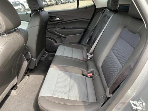 Sterling Gray Metallic 2026 Chevrolet Trax LT