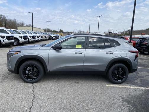 Sterling Gray Metallic 2026 Chevrolet Trax LT