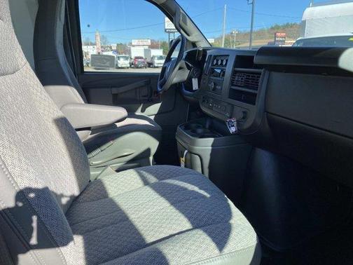 2025 GMC Savana 3500 Work Van