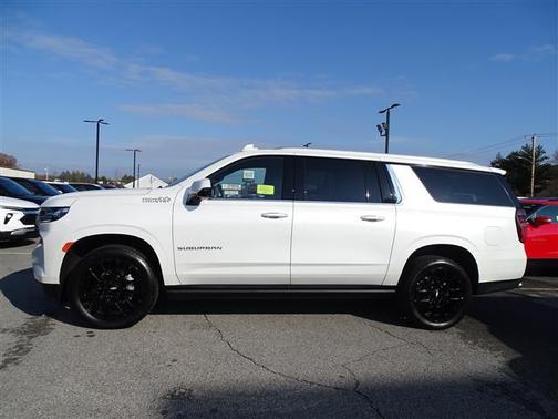 2022 Chevrolet Suburban High Country