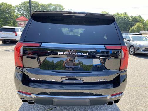 Onyx Black 2026 GMC Yukon XL Denali Ultimate