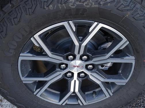 2025 GMC Acadia AT4