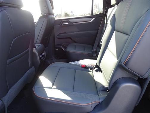 2025 GMC Acadia AT4