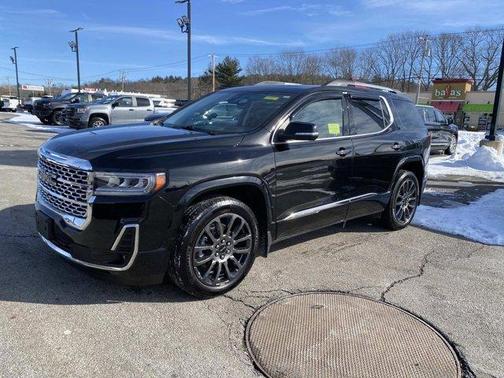 2023 GMC Acadia Denali