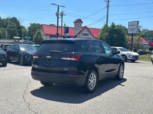 2022 Chevrolet Equinox LS