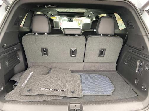 2025 GMC Acadia Denali