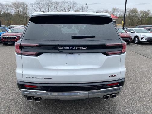 2025 GMC Acadia Denali