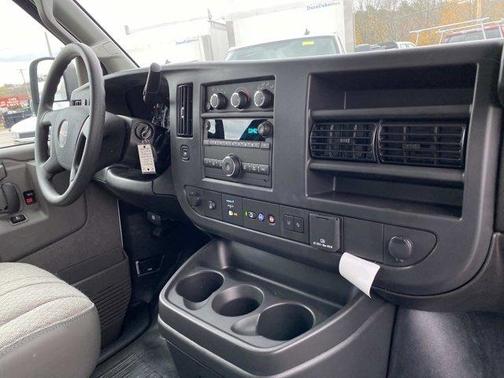 2025 GMC Savana 3500 Work Van