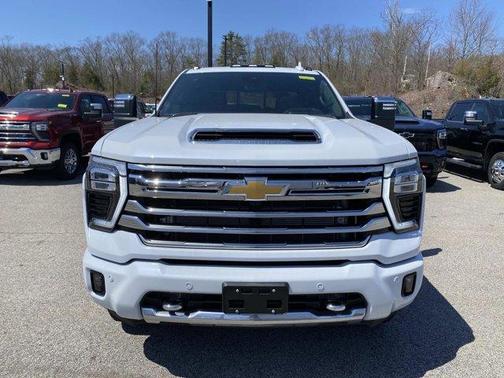Polar White 2026 Chevrolet Silverado 2500 High Country