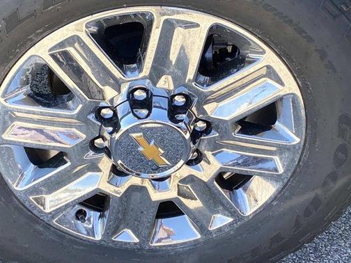 Polar White 2026 Chevrolet Silverado 2500 High Country