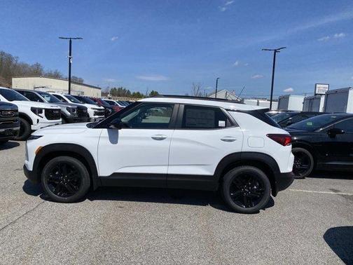 Summit White 2026 Chevrolet Trailblazer LT