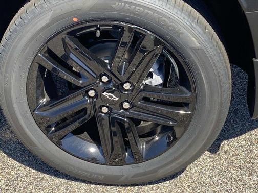 Summit White 2026 Chevrolet Trailblazer LT