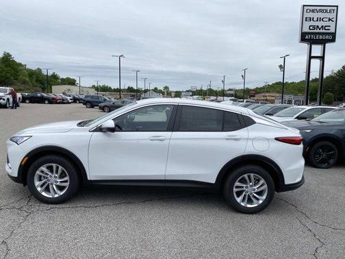 Summit White 2026 Buick Envista Preferred