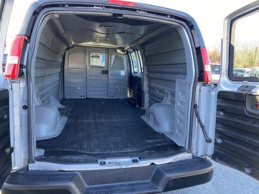 2021 GMC Savana 2500 Work Van