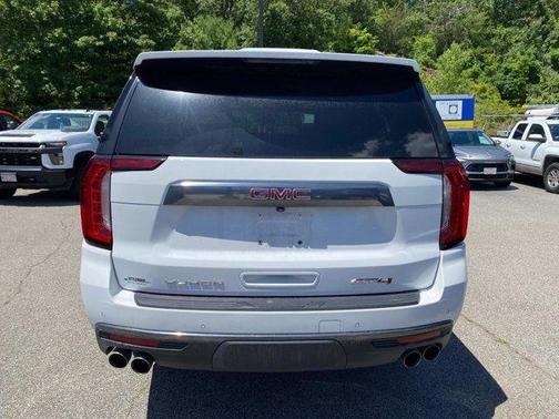 2022 GMC Yukon XL AT4