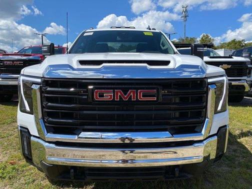 2025 GMC Sierra 3500 Pro