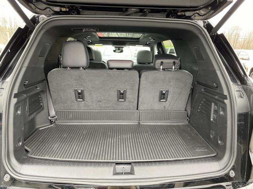 Mosaic Black Metallic 2025 Chevrolet Traverse RS