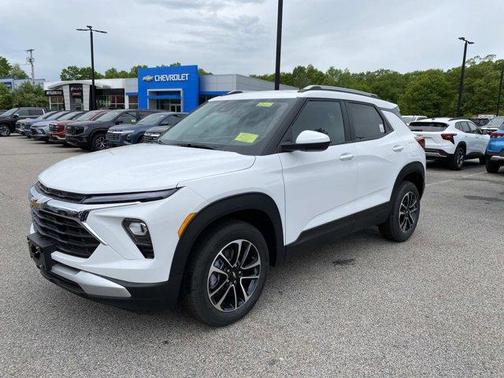 Summit White 2026 Chevrolet Trailblazer LT