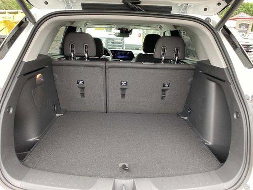 Summit White 2026 Chevrolet Trailblazer LT