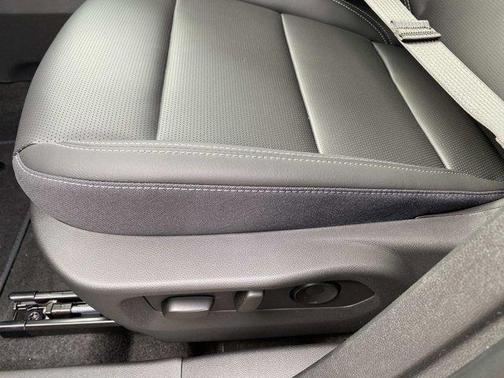 Quartz Blue Metallic 2026 Buick Envision Preferred