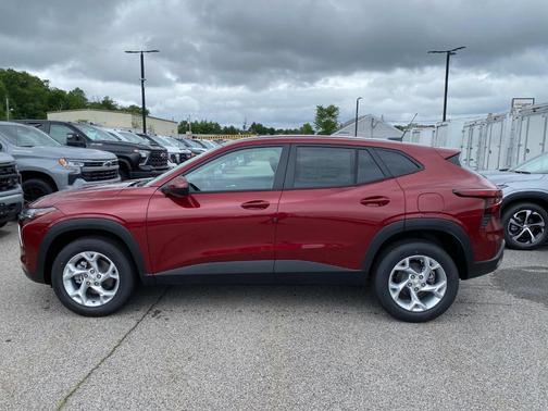 2025 Chevrolet Trax LS