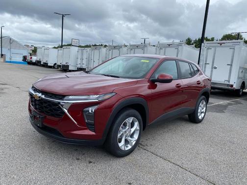 2025 Chevrolet Trax LS