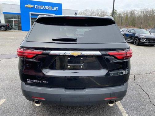Mosaic Black Metallic 2024 Chevrolet Traverse Limited LS