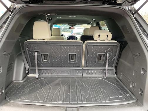 Mosaic Black Metallic 2024 Chevrolet Traverse Limited LS