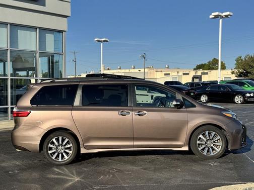 2018 Toyota Sienna Limited Premium