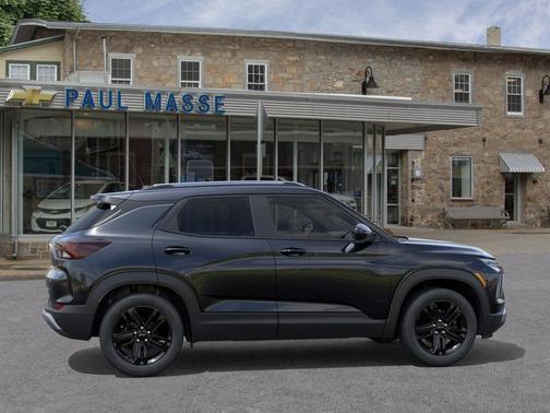 Mosaic Black Metallic 2026 Chevrolet Trailblazer LT