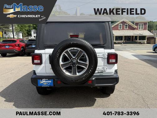 Bright White Clearcoat 2019 Jeep Wrangler Unlimited Sahara