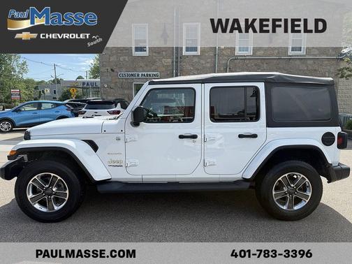 Bright White Clearcoat 2019 Jeep Wrangler Unlimited Sahara