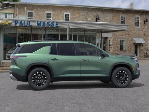 Trillium Green Metallic 2027 Chevrolet Traverse AWD Z71