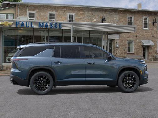 Lakeshore Blue Metallic 2026 Chevrolet Traverse LT