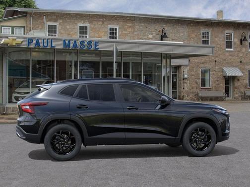 Mosaic Black Metallic 2026 Chevrolet Trax LT