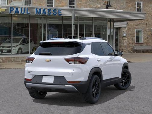 Summit White 2026 Chevrolet Trailblazer LT
