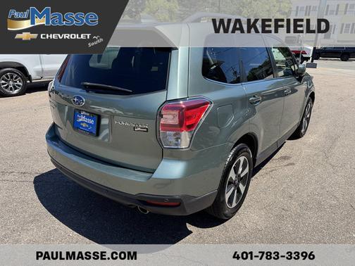 Jasmine Green Metallic 2018 Subaru Forester 2.5i Limited